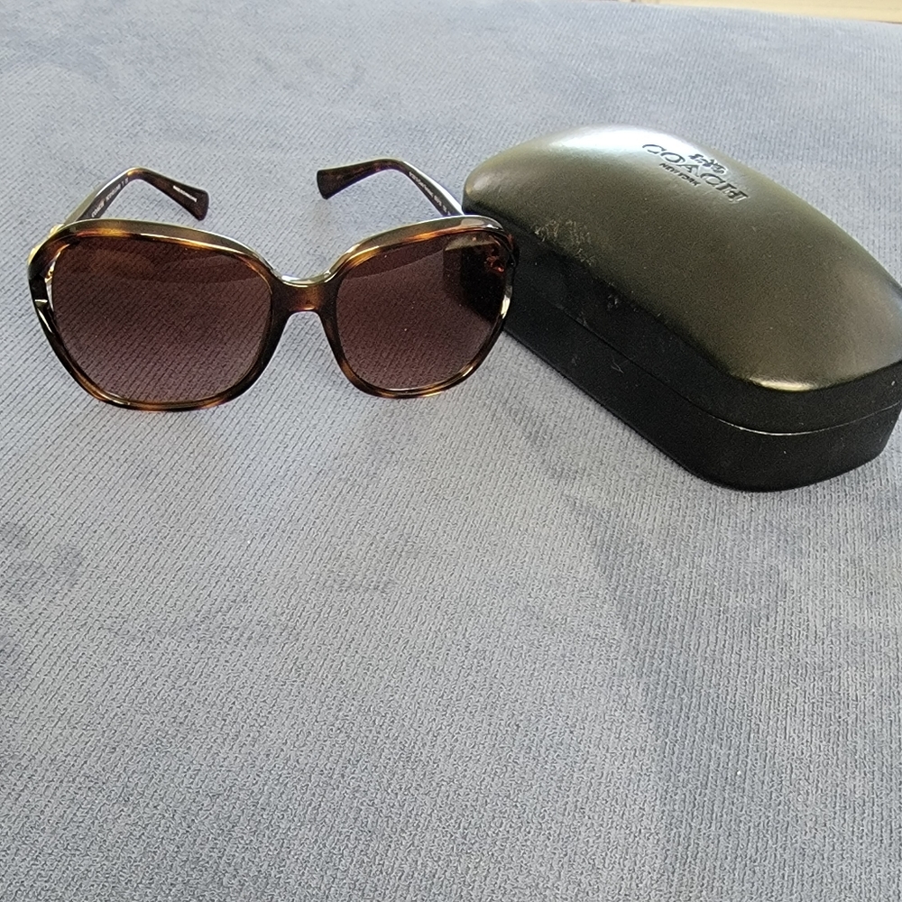 Coach Sunglasses DARK TORTOISE Sunglasses with case style HC8145